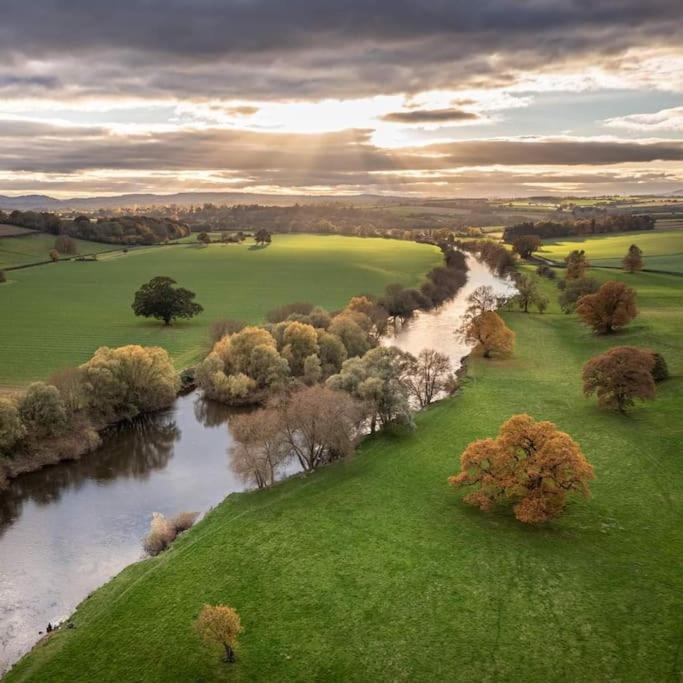 Cosy Cottage On Banks Of River Wye Foy Exterior photo